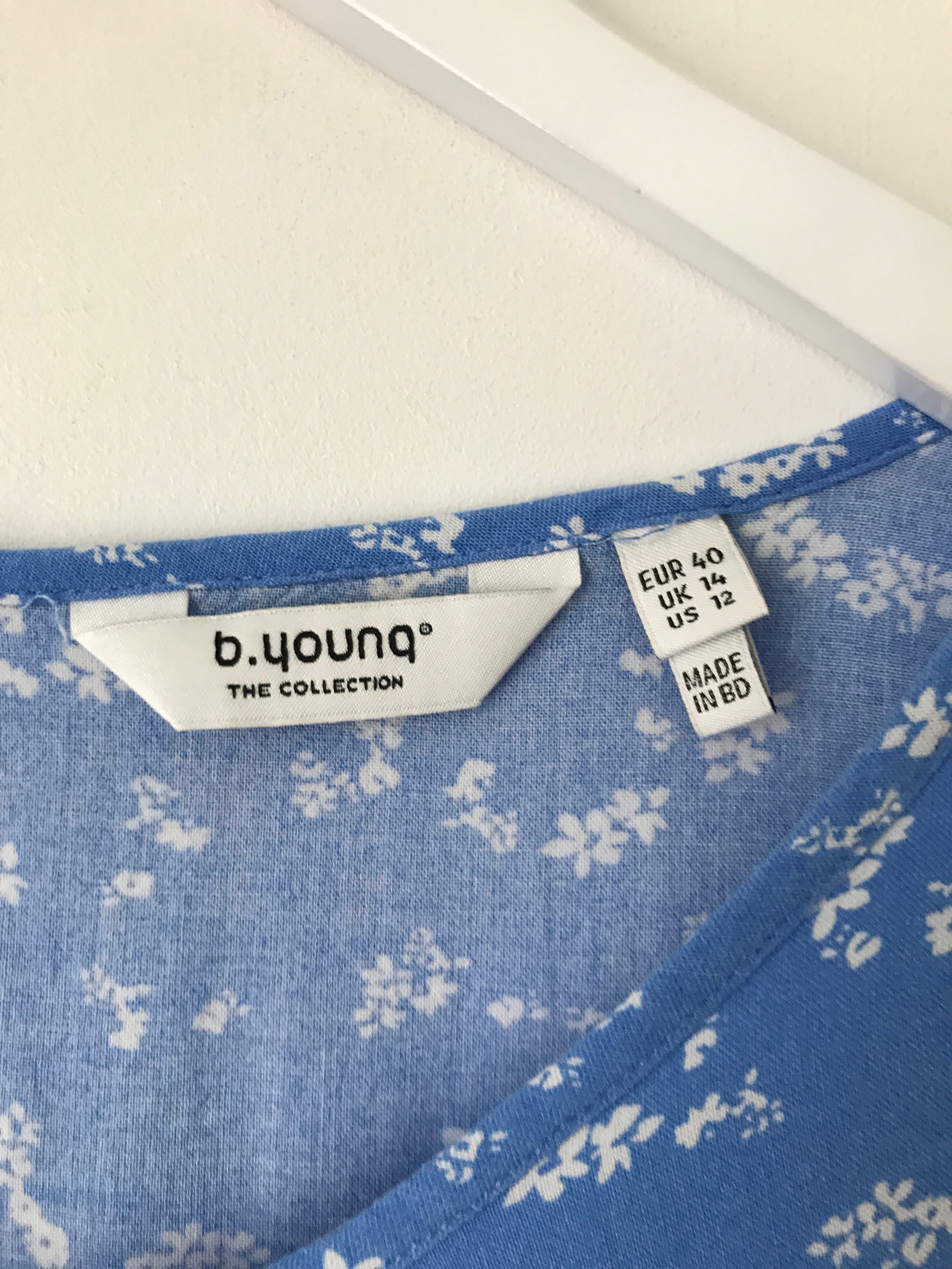 B.Young Bluse